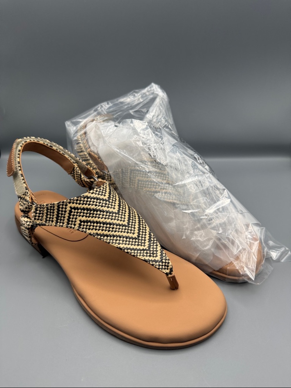 Gentle Souls Women's Holly Woven Thong Flat Sandals